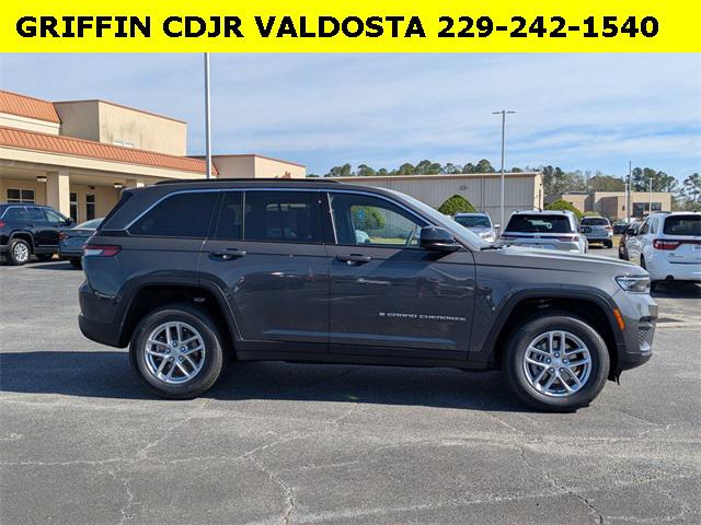 2025 Jeep Grand Cherokee GRAND CHEROKEE LAREDO X 4X4