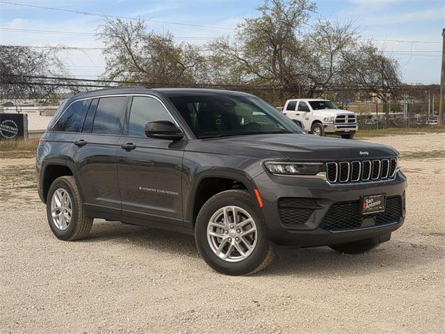 2025 Jeep Grand Cherokee GRAND CHEROKEE LAREDO X 4X4