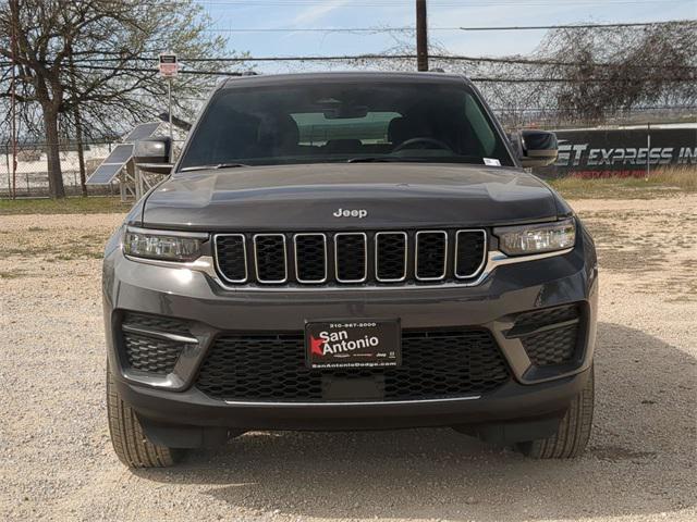 2025 Jeep Grand Cherokee GRAND CHEROKEE LAREDO X 4X4