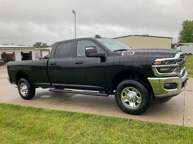 2025 RAM Ram 2500 RAM 2500 TRADESMAN CREW CAB 4X4 8 BOX
