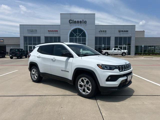 2025 Jeep Compass COMPASS LATITUDE 4X4