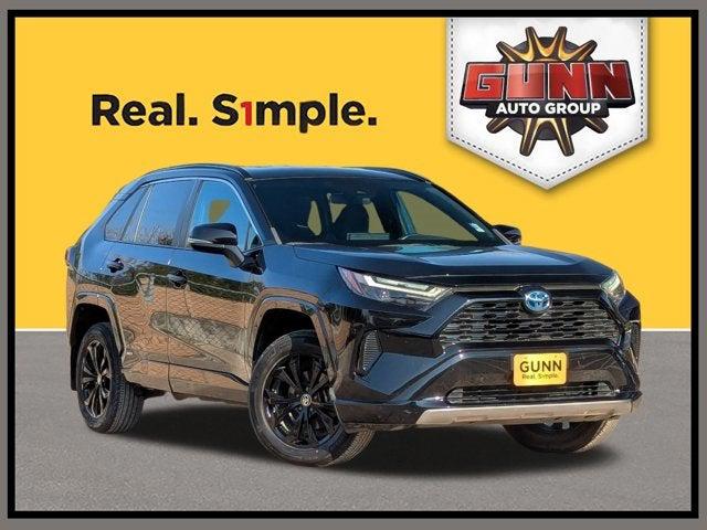 2022 Toyota RAV4 Hybrid SE