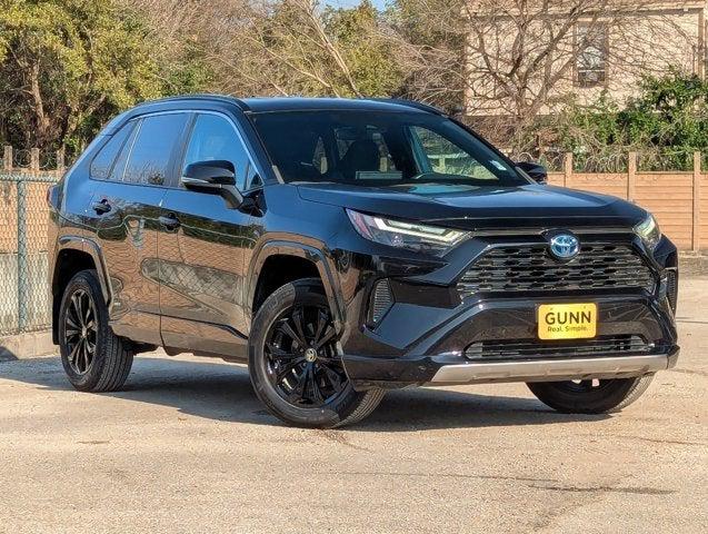 2022 Toyota RAV4 Hybrid SE