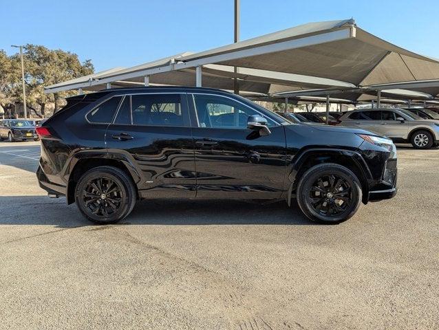 2022 Toyota RAV4 Hybrid SE
