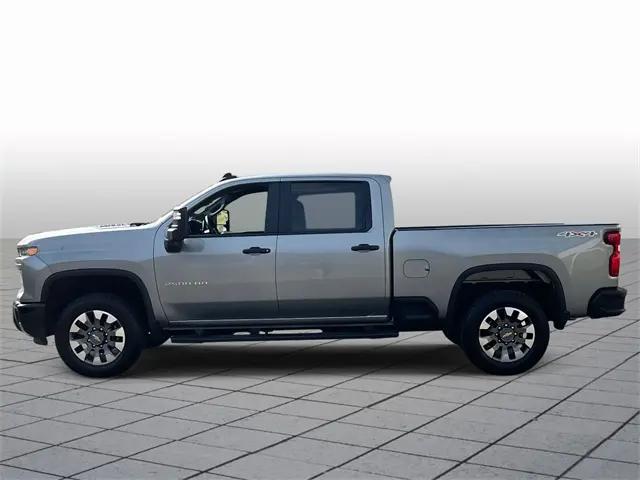 2024 Chevrolet Silverado 2500HD 4WD Crew Cab Standard Bed Custom