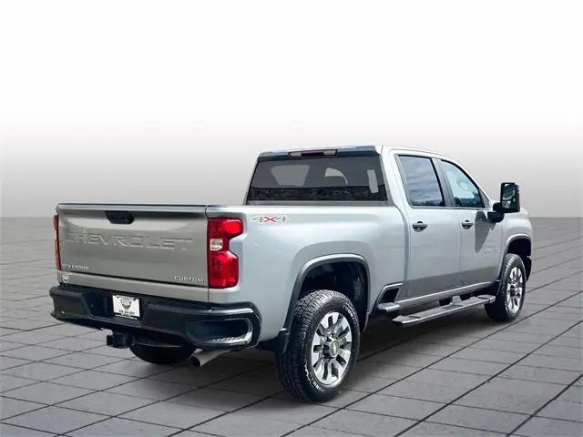 2024 Chevrolet Silverado 2500HD 4WD Crew Cab Standard Bed Custom