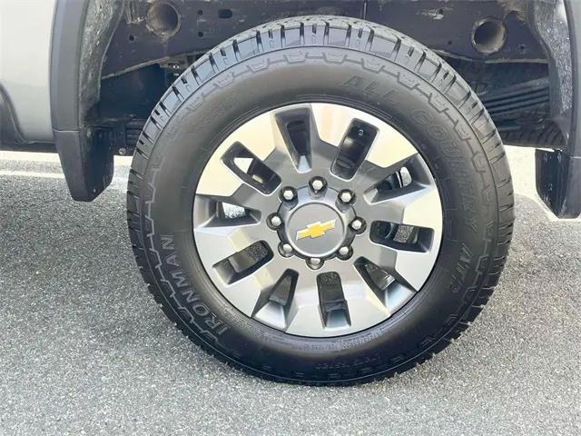 2024 Chevrolet Silverado 2500HD 4WD Crew Cab Standard Bed Custom