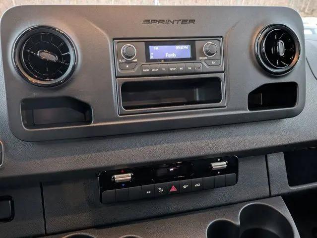2025 Mercedes-Benz Sprinter 2500 Standard Roof 4-Cyl Diesel