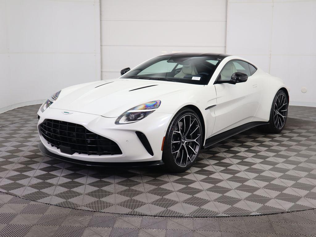 2025 Aston Martin Vantage Base's photo