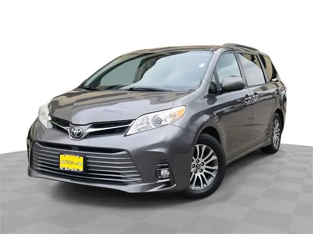 2018 Toyota Sienna XLE 8 Passenger