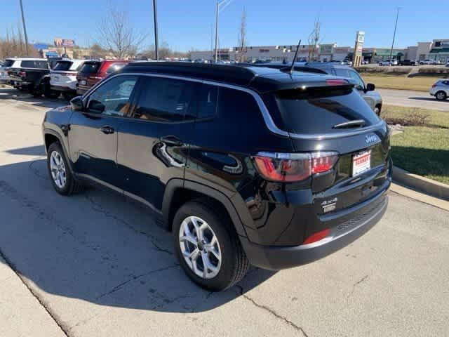 2025 Jeep Compass COMPASS LATITUDE 4X4