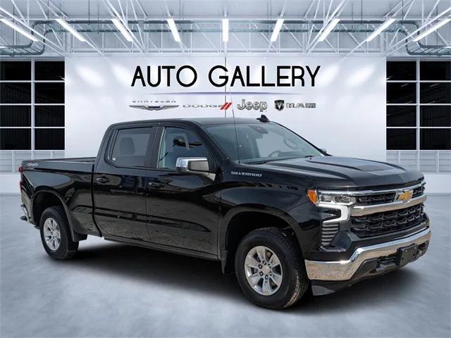 2023 Chevrolet Silverado 1500 4WD Crew Cab Standard Bed LT