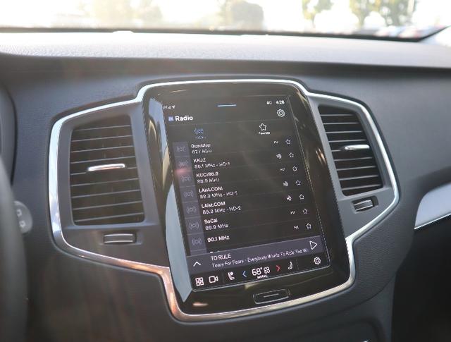 2025 Volvo XC90 B5 Core