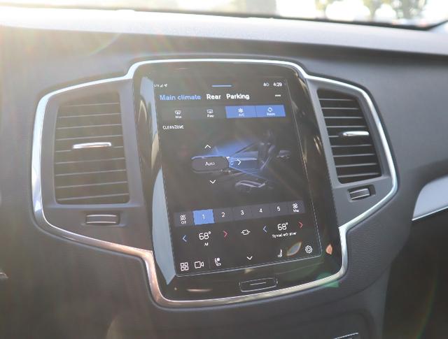 2025 Volvo XC90 B5 Core