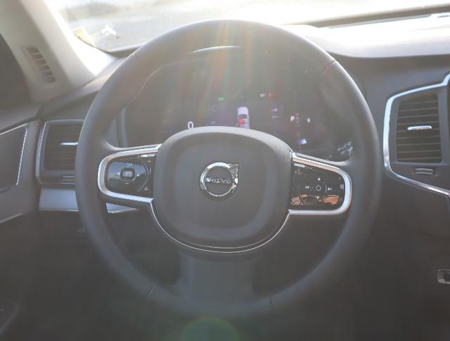 2025 Volvo XC90 B5 Core
