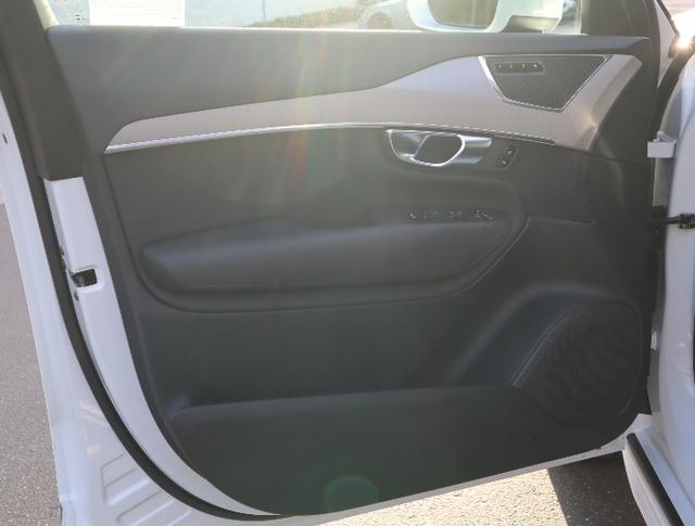 2025 Volvo XC90 B5 Core