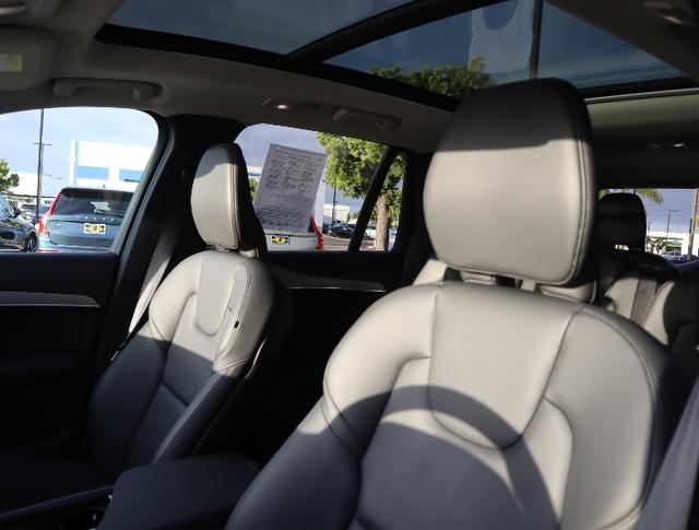 2025 Volvo XC90 B5 Core
