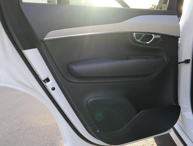 2025 Volvo XC90 B5 Core