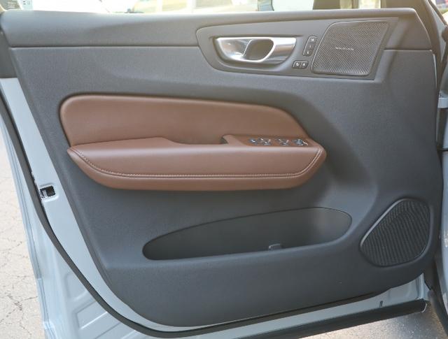 2025 Volvo XC60 Plug-In Hybrid T8 Ultra