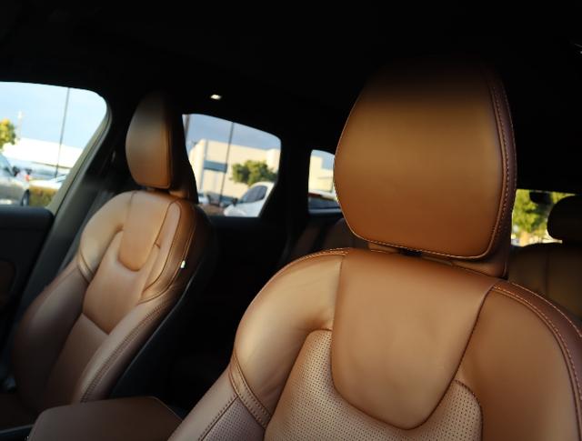 2025 Volvo XC60 Plug-In Hybrid T8 Ultra