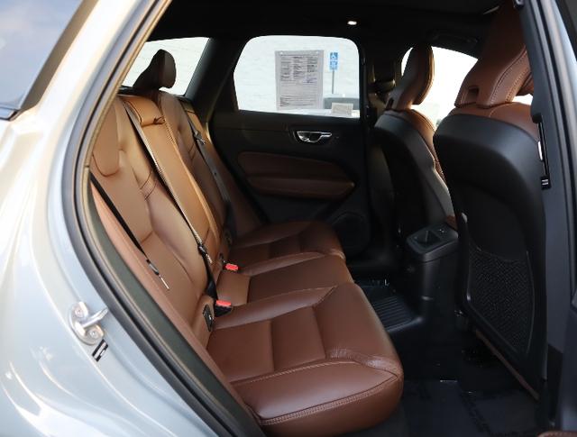 2025 Volvo XC60 Plug-In Hybrid T8 Ultra