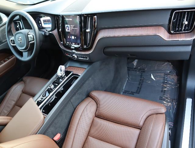 2025 Volvo XC60 Plug-In Hybrid T8 Ultra