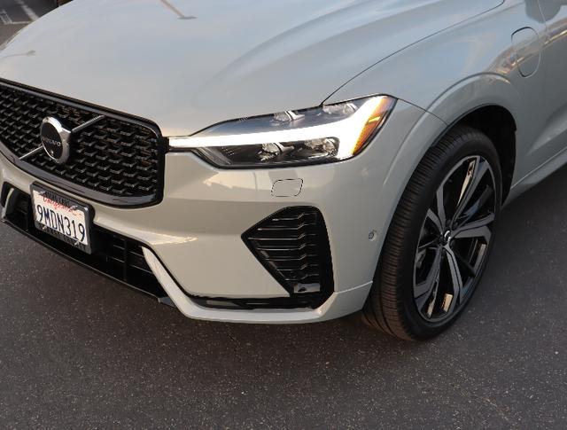 2025 Volvo XC60 Plug-In Hybrid T8 Ultra
