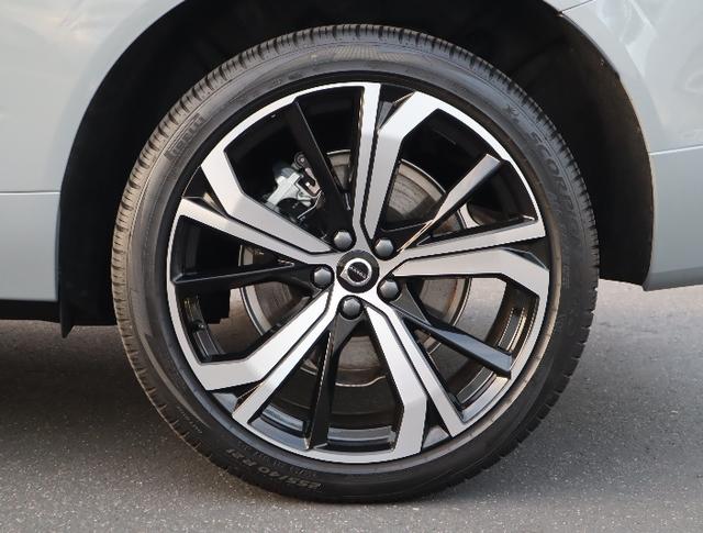 2025 Volvo XC60 Plug-In Hybrid T8 Ultra