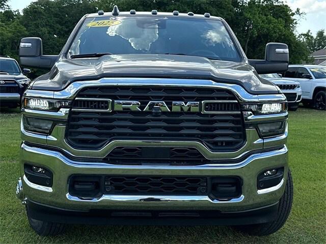 2025 RAM Ram 3500 RAM 3500 TRADESMAN CREW CAB 4X4 8 BOX
