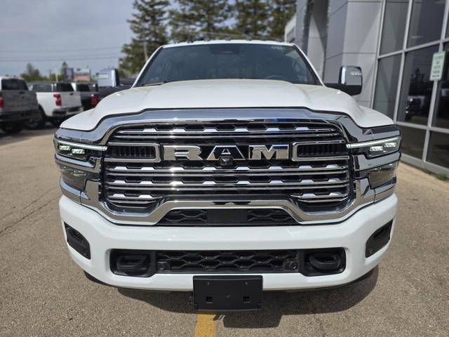 2025 RAM Ram 3500 RAM 3500 LIMITED MEGA CAB 4X4 64 BOX