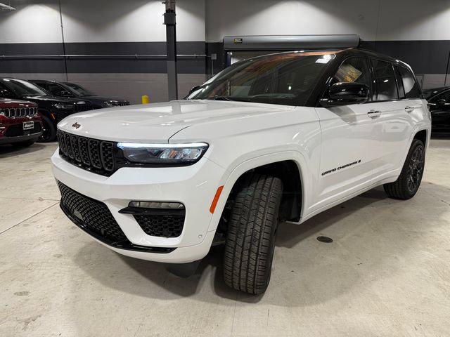 2025 Jeep Grand Cherokee GRAND CHEROKEE SUMMIT RESERVE 4X4