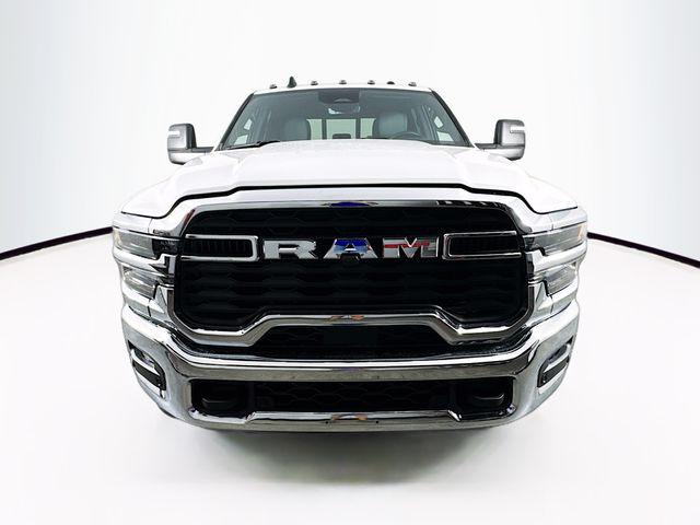 2025 RAM Ram 3500 RAM 3500 TRADESMAN CREW CAB 4X4 8 BOX