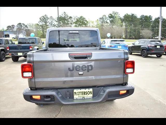 2025 Jeep Gladiator GLADIATOR NIGHTHAWK 4X4