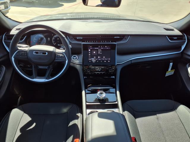 2025 Jeep Grand Cherokee GRAND CHEROKEE L LAREDO X 4X4