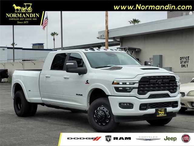 2025 RAM Ram 3500 RAM 3500 LIMITED MEGA CAB 4X4 64 BOX