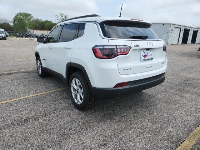 2025 Jeep Compass COMPASS LATITUDE 4X4