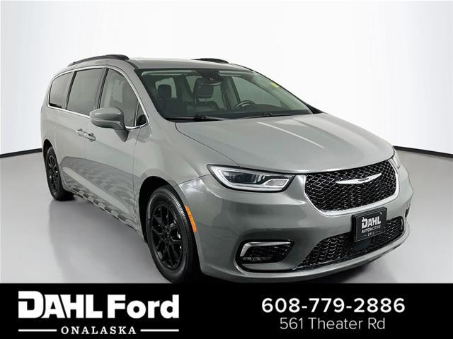 2022 Chrysler Pacifica Touring L for sale in Onalaska, WI