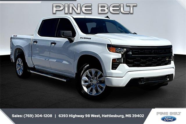 2023 Chevrolet Silverado 1500 4WD Crew Cab Short Bed Custom