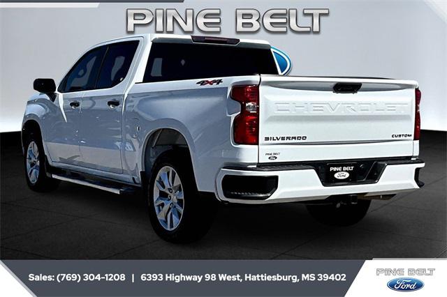 2023 Chevrolet Silverado 1500 4WD Crew Cab Short Bed Custom