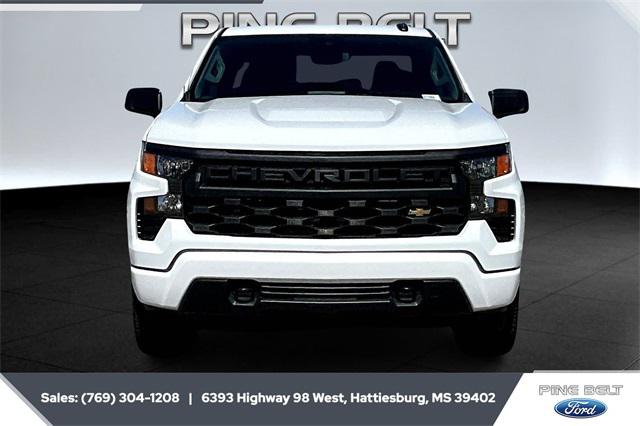 2023 Chevrolet Silverado 1500 4WD Crew Cab Short Bed Custom