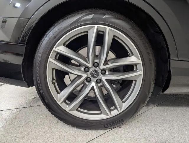 2025 Audi SQ7 Premium Plus TFSI quattro Tiptronic