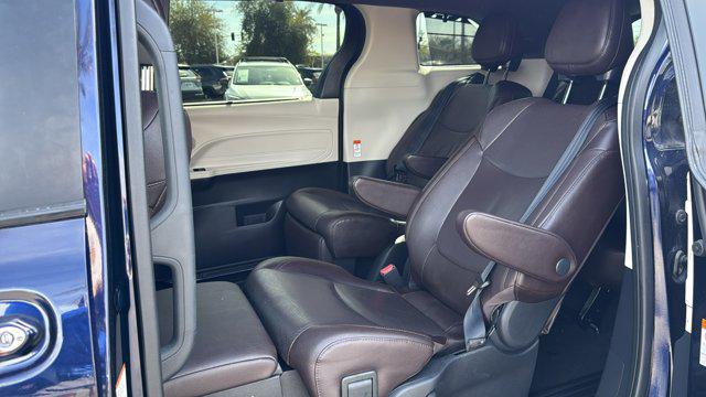 2021 Toyota Sienna Platinum