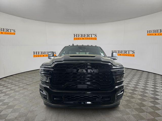 2025 RAM Ram 3500 RAM 3500 LIMITED CREW CAB 4X4 8 BOX