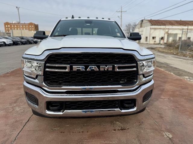 2022 RAM 3500 Tradesman Crew Cab 4x4 8 Box