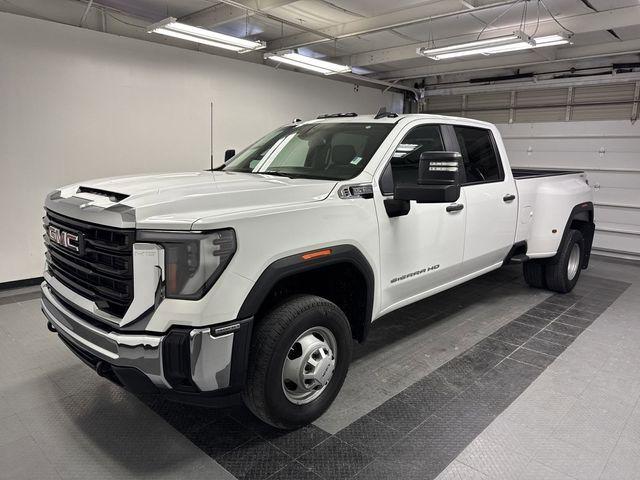 2024 GMC Sierra 3500HD 4WD Crew Cab Long Bed Pro