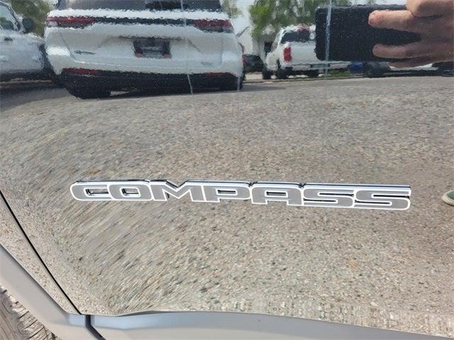 2025 Jeep Compass COMPASS LATITUDE 4X4