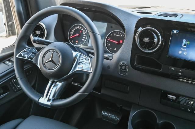 2025 Mercedes-Benz Sprinter 2500 Standard Roof 4-Cyl Diesel HO