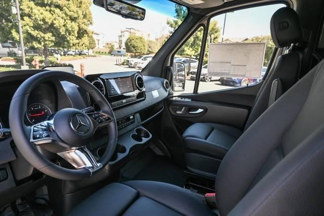 2025 Mercedes-Benz Sprinter 2500 Standard Roof 4-Cyl Diesel HO