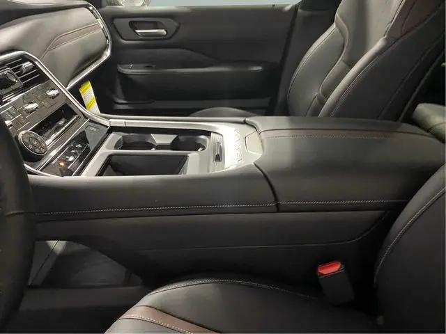 2025 Nissan Armada SL 4WD