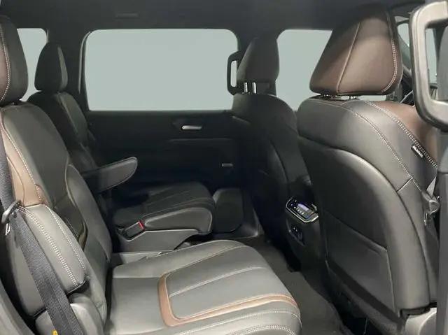 2025 Nissan Armada SL 4WD